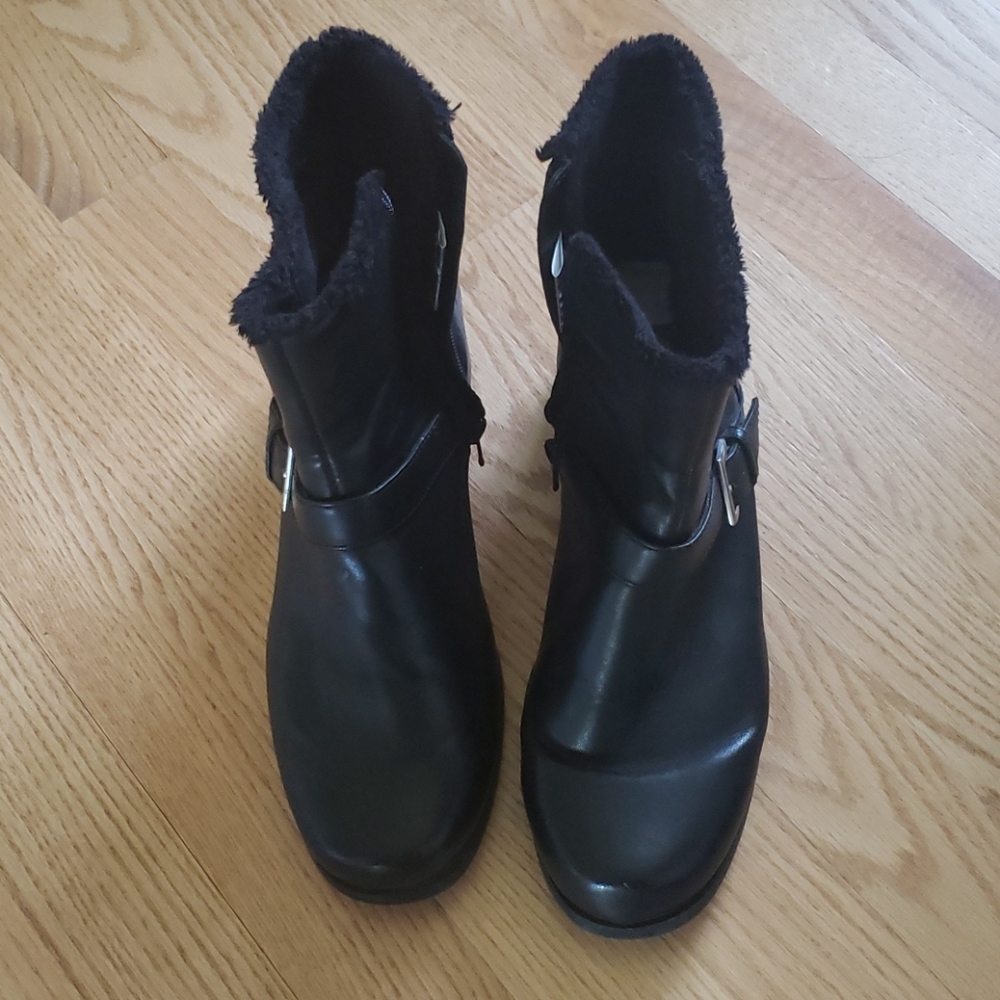 Boots Black size 8